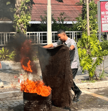 Rumah Sakit Onkologi Solo Gelar Pelatihan Penggunaan APAR untuk Seluruh Staf