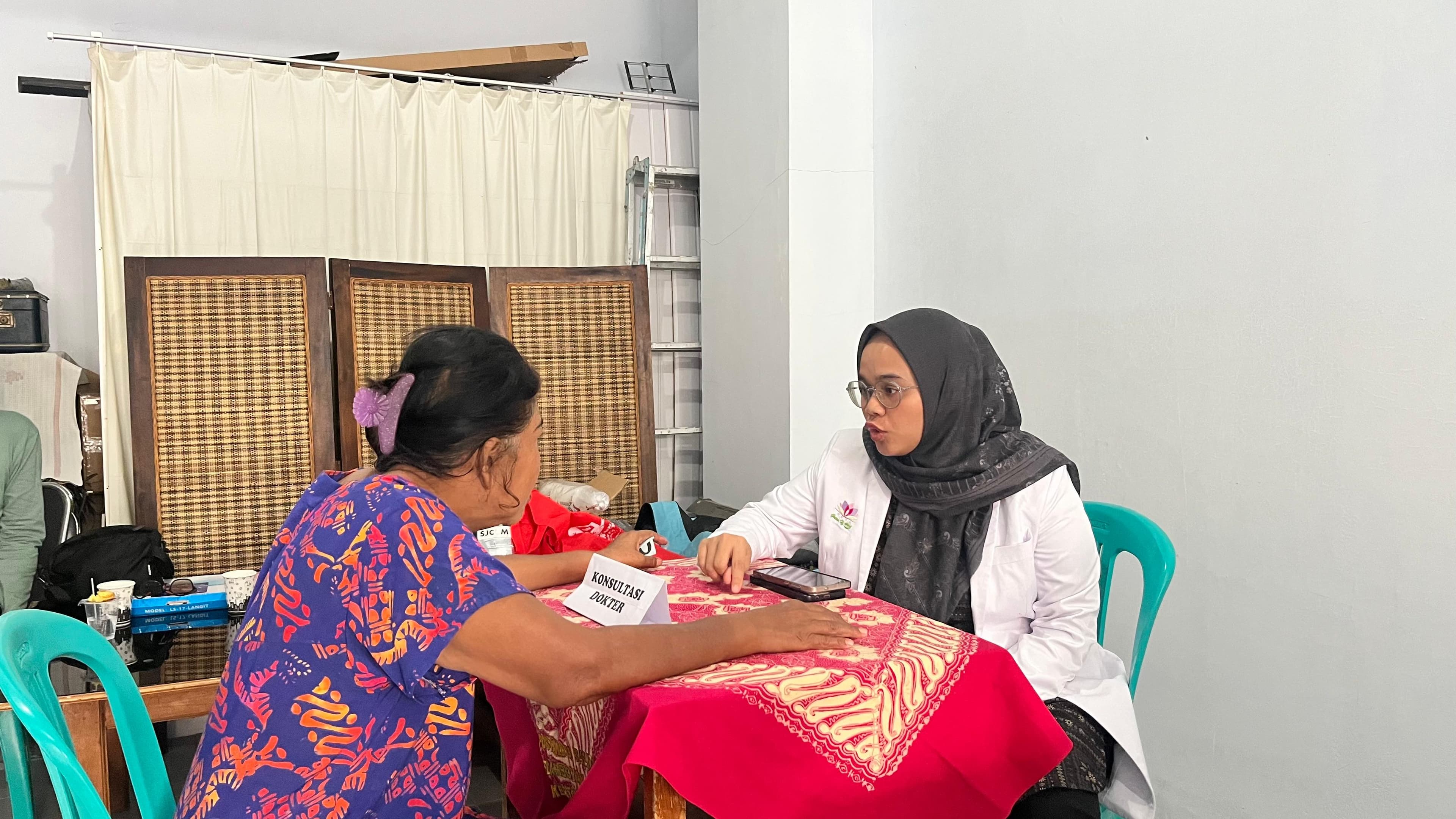 Rumah Sakit Onkologi Solo Berkolaborasi dengan RW XIV dalam Kegiatan Posyandu Plus 6 SPM