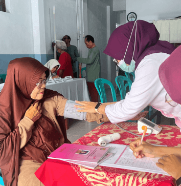 Rumah Sakit Onkologi Solo Berkolaborasi dengan RW XIV dalam Kegiatan Posyandu Plus 6 SPM