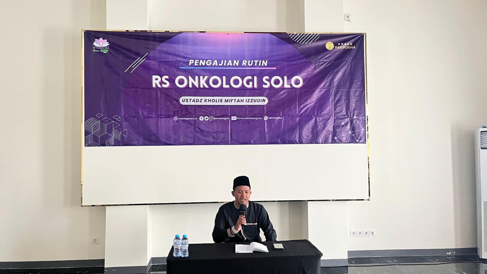 RS Onkologi Solo Selenggarakan Pengajian Rutin, Bahas Makna Doa dan Iktikaf Bersama Ustadz Kholis Miftah Izzudin